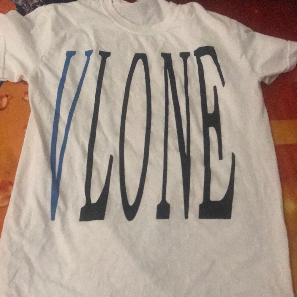 V lone Men’s shirt